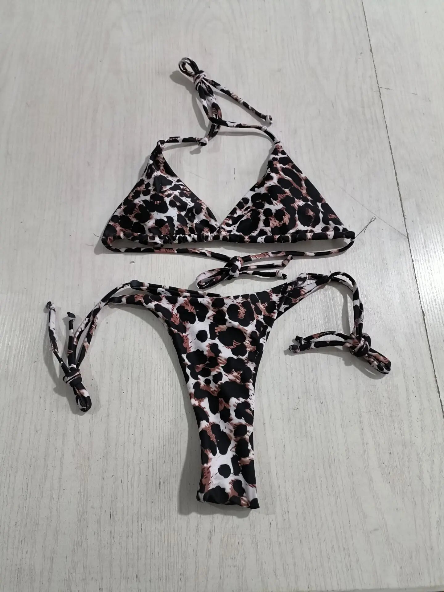 Sexy Deep V Bikini Set Tight Fit Leopard Print Beach Swimming Suit Women's Fashionable Two-Piece Swimsuit