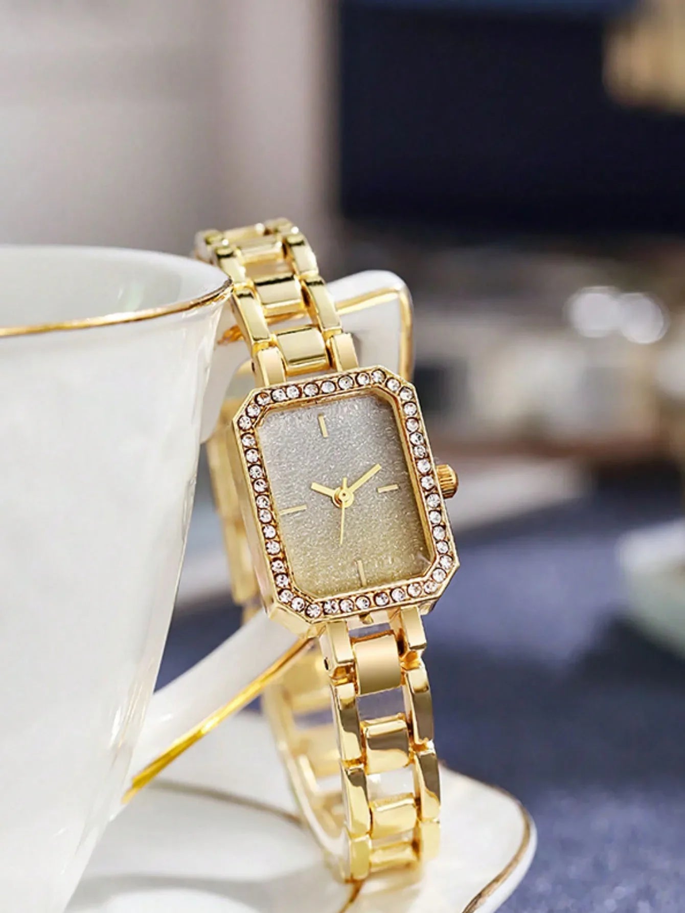 2-piece set of women's watches, women's styles, simple and fashionable, starry sky, diamond studded square watch set